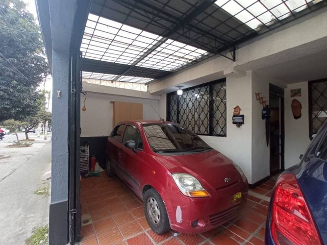 Casa de 4 alcobas en venta en Country Sur, Bogotá, 128 m² · foto 2 de 17