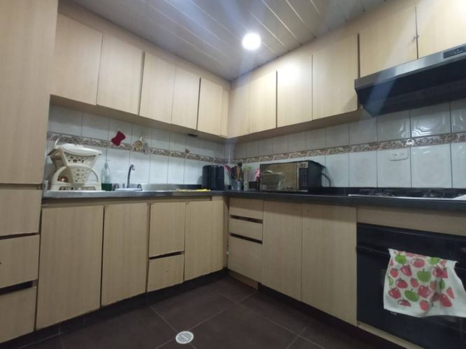 Casa de 4 alcobas en venta en Country Sur, Bogotá, 128 m² · foto 3 de 17