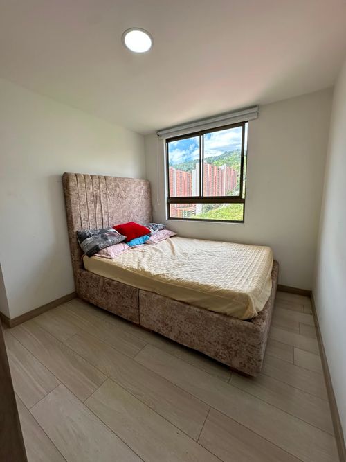Apartamento de 3 alcobas en venta en Las Lomitas, Sabaneta, 86 m² · foto 10 de 16