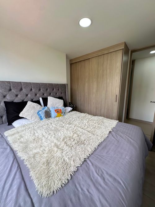 Apartamento de 3 alcobas en venta en Las Lomitas, Sabaneta, 86 m² · foto 14 de 16