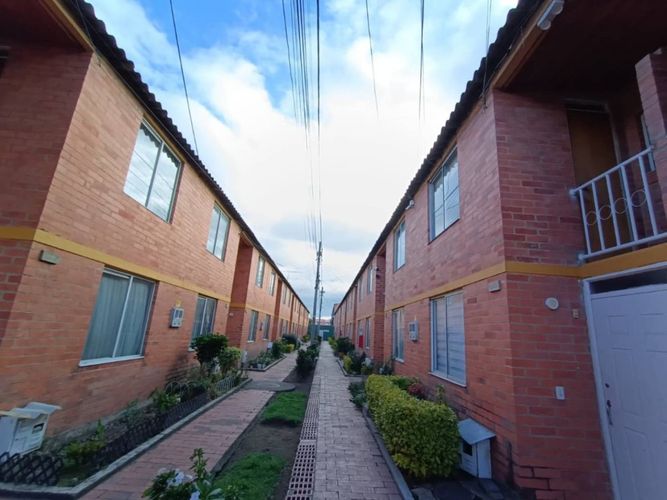 Casa de 3 alcobas en venta en La Florida, Funza, 57 m² · foto 2 de 13