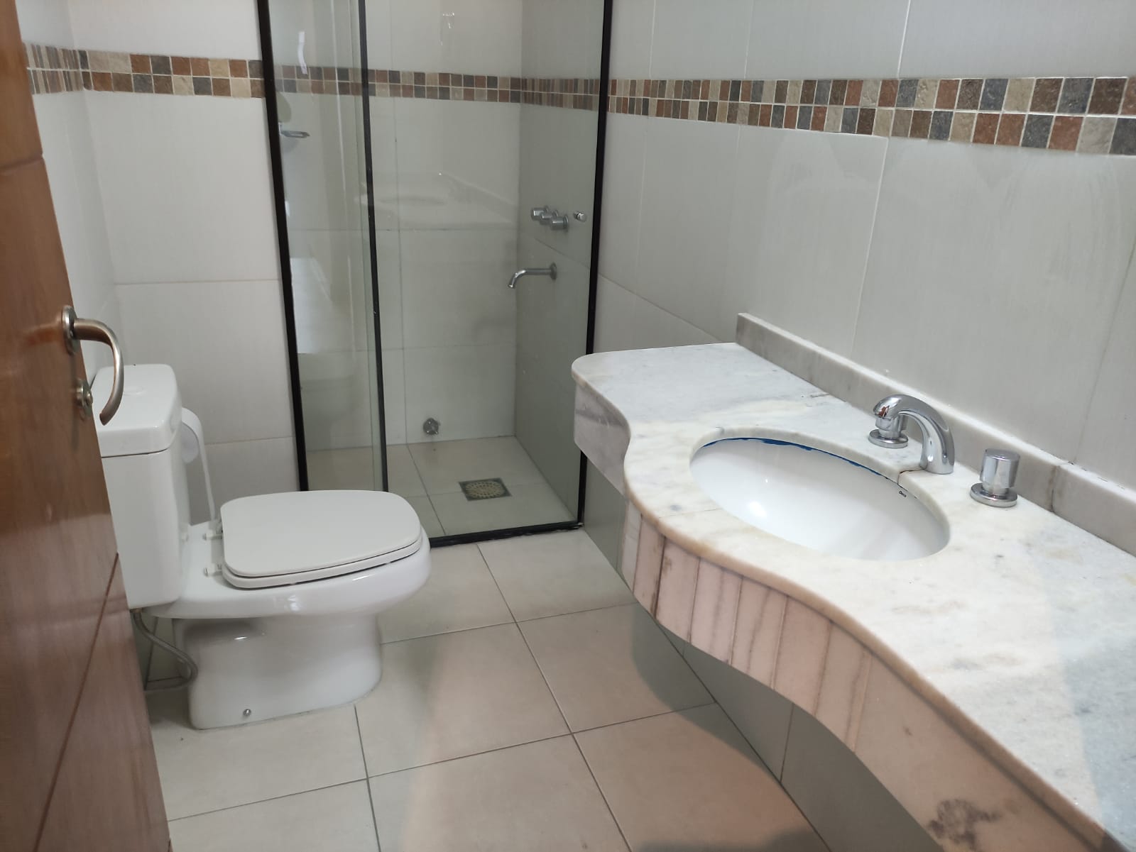 Alquilo Duplex en Villa Aurelia Asunción a cuadras de Mcal. López ( zona Municipalidad de Asunción)en condominio — foto 2