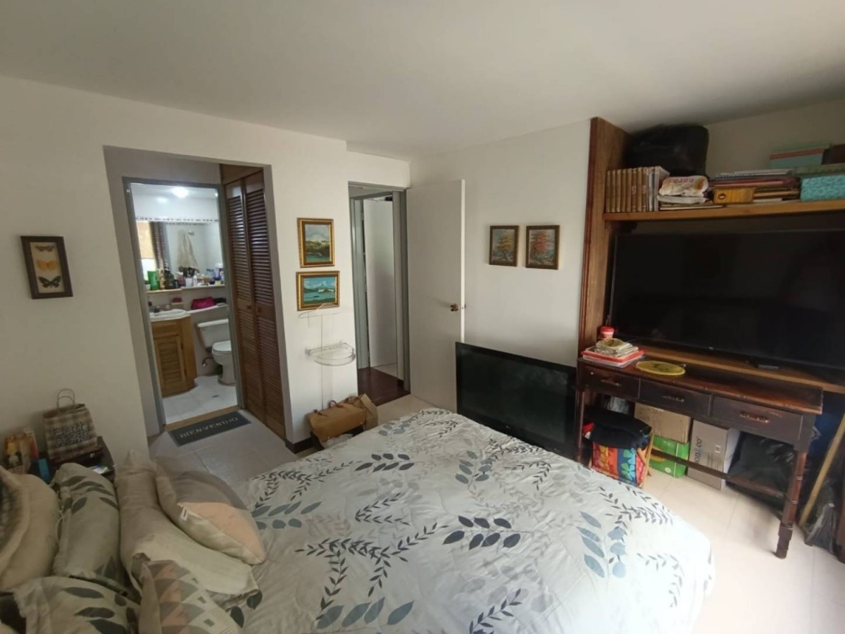 Apartamento en venta en La Aguacatala, Medellín · foto 6 de 16