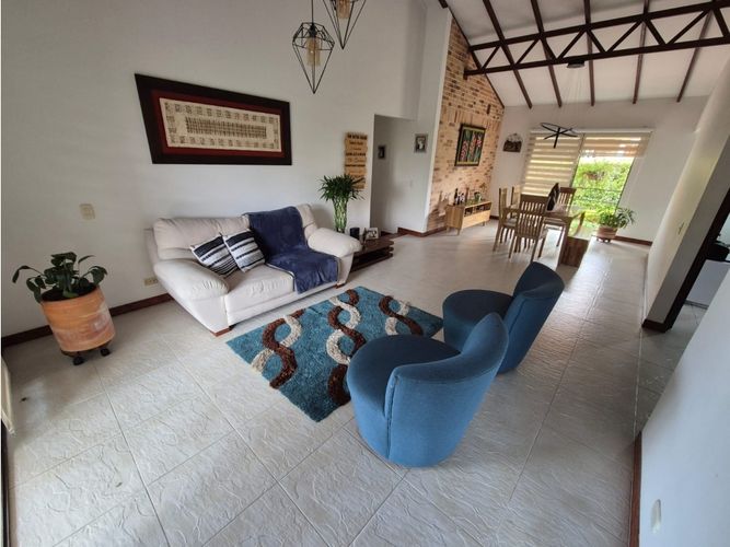 Casa de 3 alcobas en venta en El Caimo, Armenia, 218 m² · foto 4 de 22