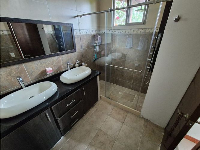 Casa de 3 alcobas en venta en El Caimo, Armenia, 218 m² · foto 16 de 22