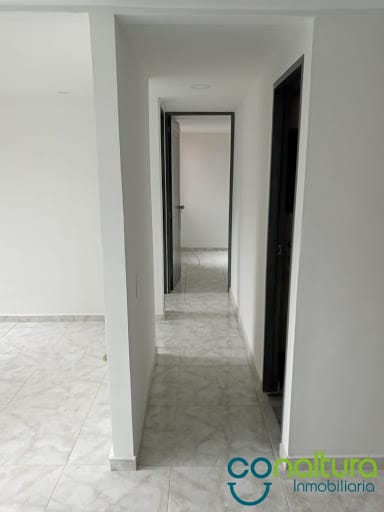 Apartamento de 2 alcobas en venta en Cabañas, Bello, 52 m² · foto 3 de 16