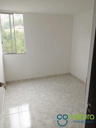 Apartamento de 2 alcobas en venta en Cabañas, Bello, 52 m² · foto 4 de 16
