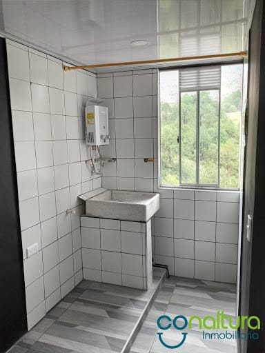 Apartamento de 2 alcobas en venta en Cabañas, Bello, 52 m² · foto 9 de 16