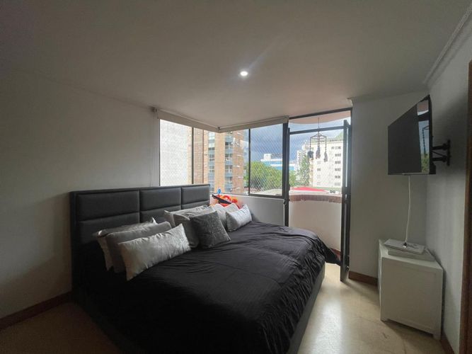 Apartaestudio en arriendo en El Poblado, Medellín, 53 m² · foto 2 de 12