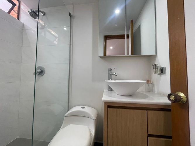 Apartaestudio en arriendo en El Poblado, Medellín, 53 m² · foto 3 de 12