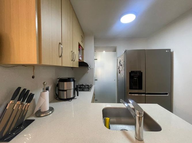 Apartaestudio en arriendo en El Poblado, Medellín, 53 m² · foto 4 de 12