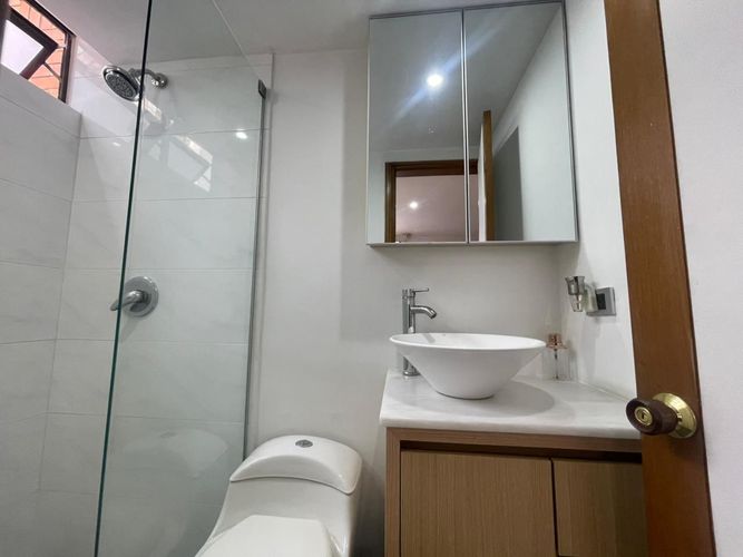 Apartaestudio en arriendo en El Poblado, Medellín, 53 m² · foto 7 de 12