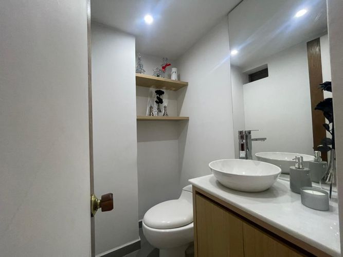 Apartaestudio en arriendo en El Poblado, Medellín, 53 m² · foto 9 de 12