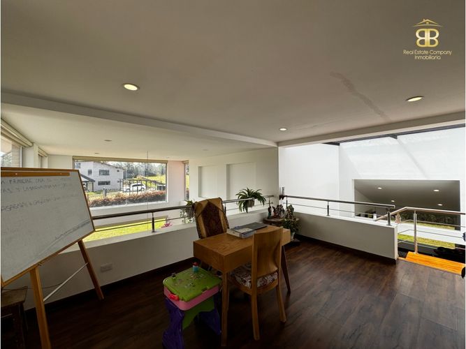 Casa de 5 alcobas en venta en Yerbabuena, Sopó, 458 m² · foto 4 de 24