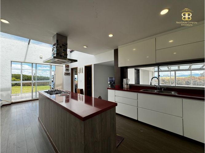 Casa de 5 alcobas en venta en Yerbabuena, Sopó, 458 m² · foto 9 de 24