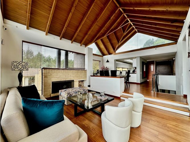 Casa de 3 alcobas en venta en Arboretto, La Calera, 284 m² · foto 2 de 24