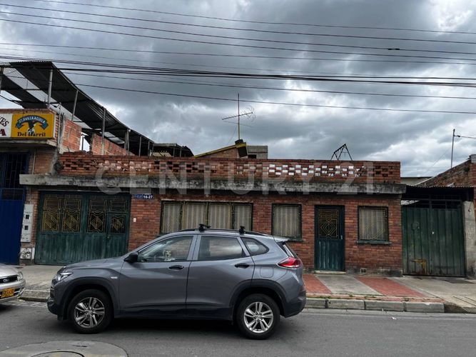 Casa de 5 alcobas en venta en La Fortuna, Funza, 473 m² · foto 2 de 7