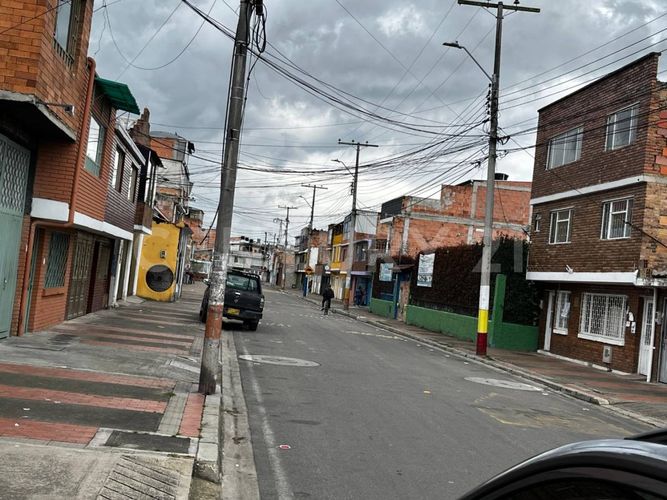 Casa de 5 alcobas en venta en La Fortuna, Funza, 473 m² · foto 3 de 7