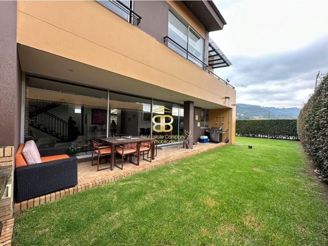 Casa de 3 alcobas en venta en Cerca De Piedra, Cajicá, 262 m² · foto 9 de 24