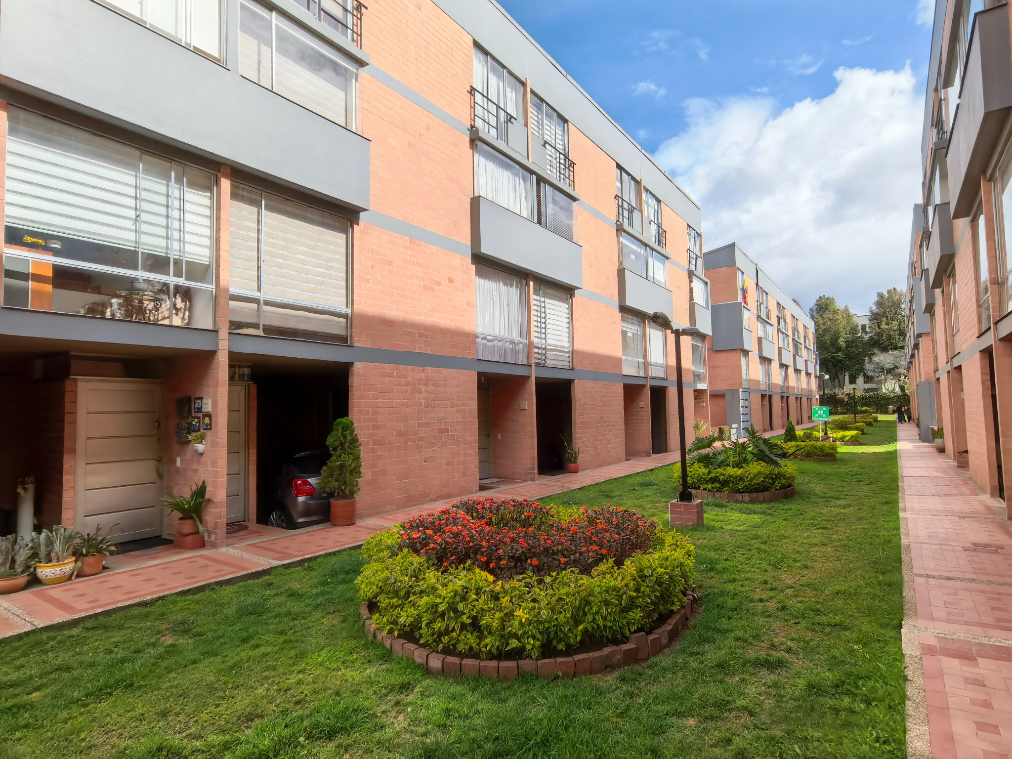 Casa en venta en Icata, Bogotá · foto 2 de 24
