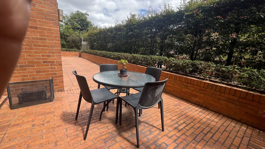 Apartamento en venta en Lindaraja, Bogotá · foto 3 de 24