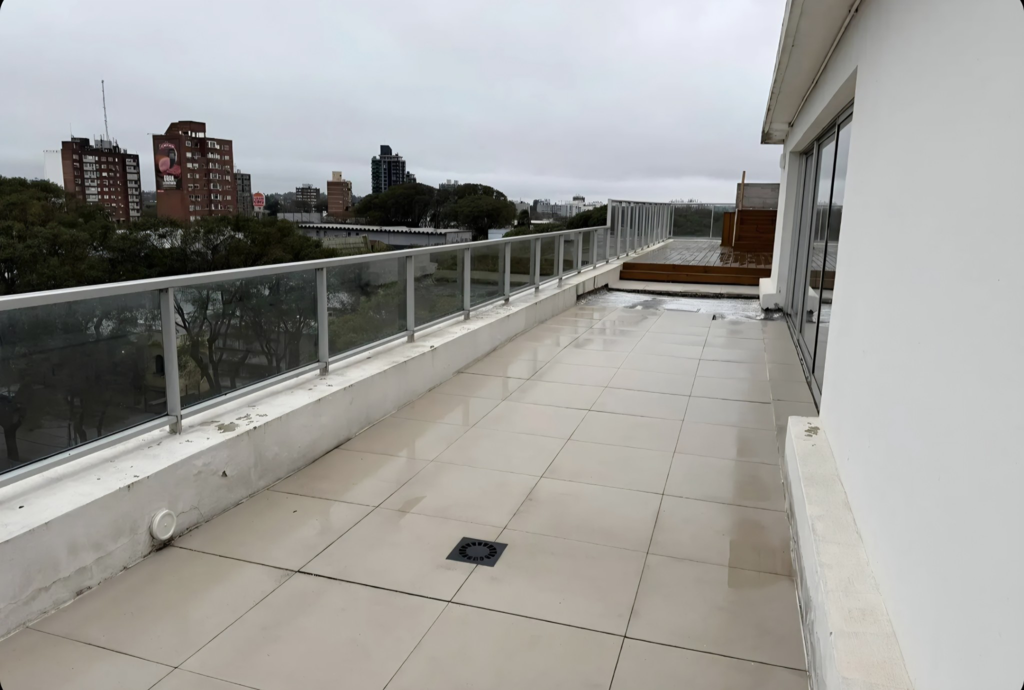 Exclusivo apartamento de 2 dormitorios en alquiler con garage y amenities premium, en Malvín, frente al prestigioso Plaza Italia Shopping.