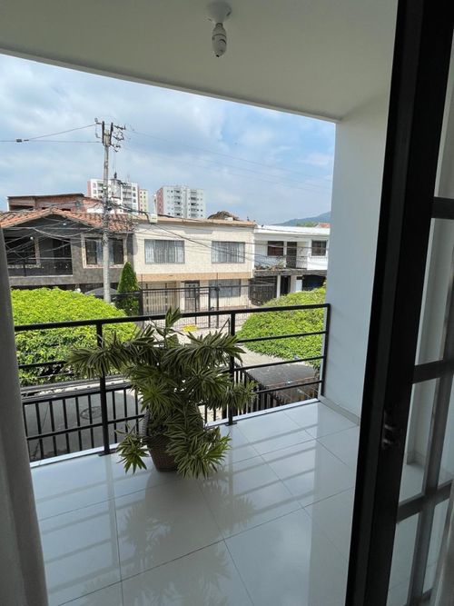 Casa de 6 alcobas en venta en Prados Del Norte, Cali, 298 m² · foto 4 de 24