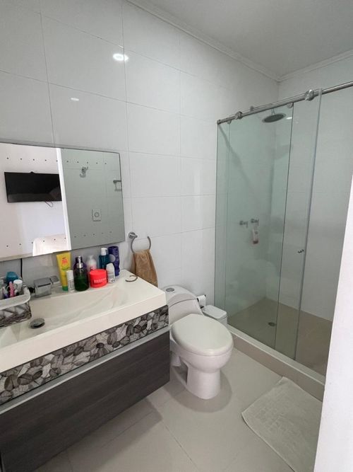 Casa de 6 alcobas en venta en Prados Del Norte, Cali, 298 m² · foto 22 de 24