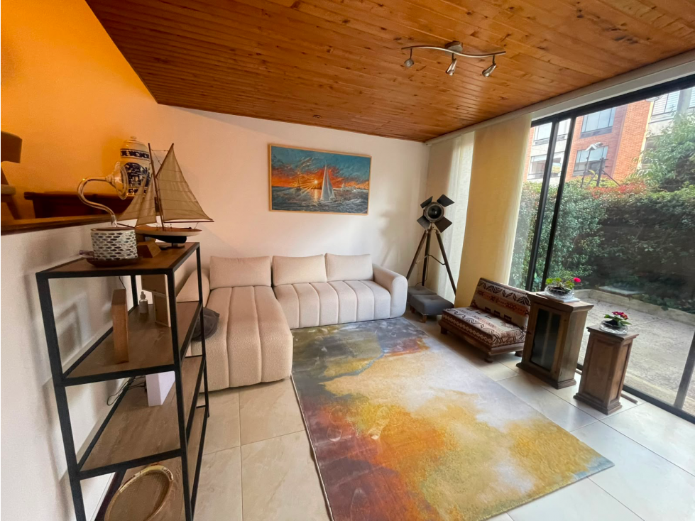 Casa en venta en Chicó Navarra, Bogotá · foto 2 de 23