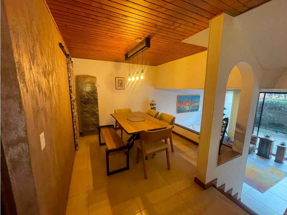 Casa en venta en Chicó Navarra, Bogotá · foto 3 de 23