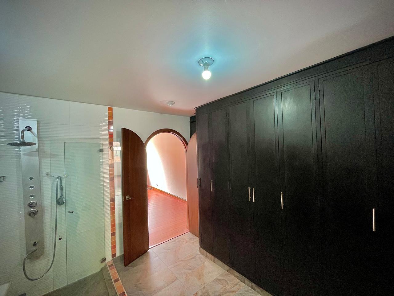 Apartamento en venta en Santa Barbara, Bogotá · foto 4 de 24