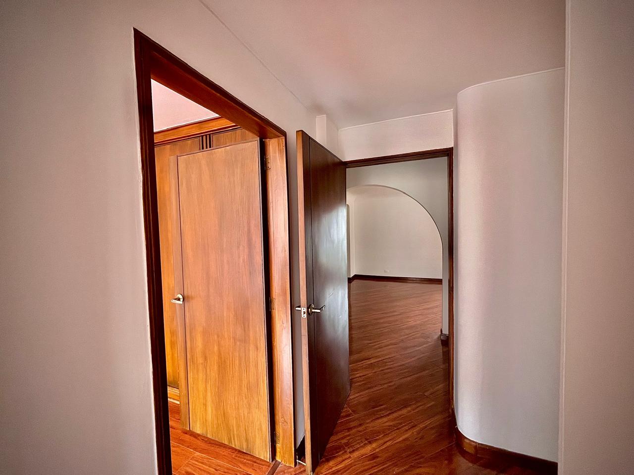 Apartamento en venta en Santa Barbara, Bogotá · foto 16 de 24