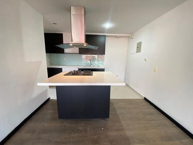 Apartamento de 3 alcobas en venta en Loma De Las Brujas, Envigado, 150 m² · foto 7 de 15