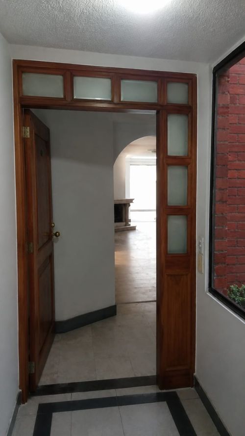Apartamento de 3 alcobas en venta en Santa Barbara, Bogotá, 123 m² · foto 2 de 8
