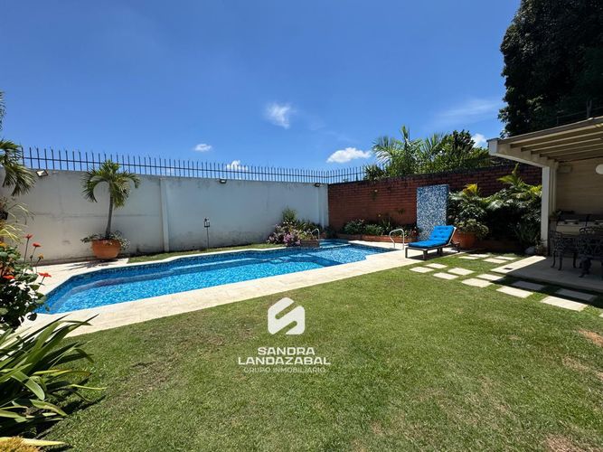 Casa de 5 alcobas en venta en Lagos Del Cacique, Bucaramanga, 370 m² · foto 3 de 24