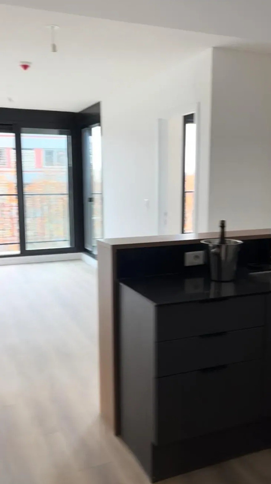 ALQUILER EN PALERMO DE 1 DORMITORIO A ESTRENAR, PISO ALTO AL FRENTE CON BALCON, CON SEGURIDAD, BARBACOA, LAVADERO ETC · Foto 2