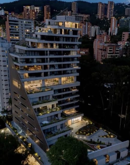 Apartamento de 2 alcobas en venta en El Poblado, Medellín, 92 m² · foto 24 de 24