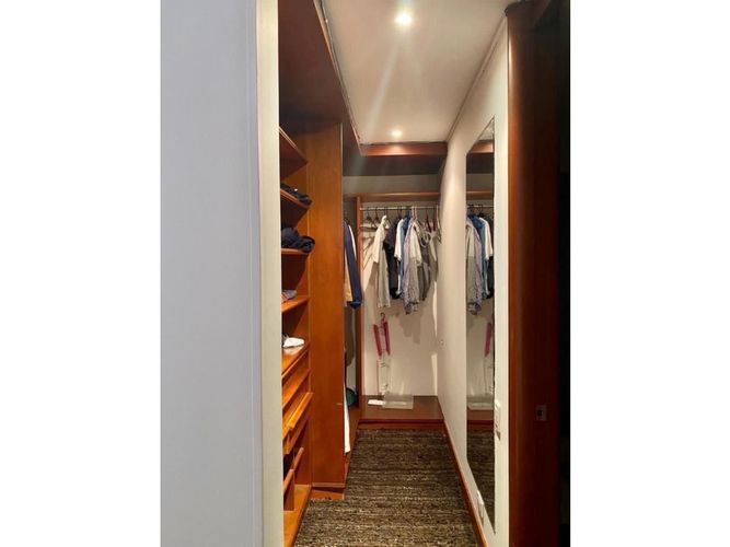 Apartamento de 1 alcoba en venta en Chicó Reservado, Bogotá, 102 m² · foto 7 de 11