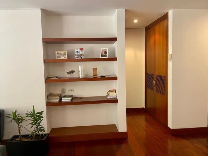 Apartamento de 1 alcoba en venta en Chicó Reservado, Bogotá, 102 m² · foto 9 de 11