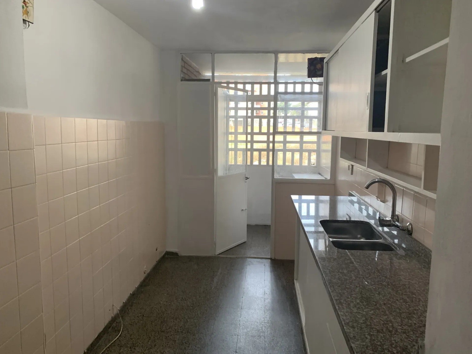 ALQUILER EN BARRIO SUR DE 3 DORMITORIOS, PISO 1 AL FRENTE, TERRAZAS, PORTERIA, PARRILLEROS, SUM · Foto 4