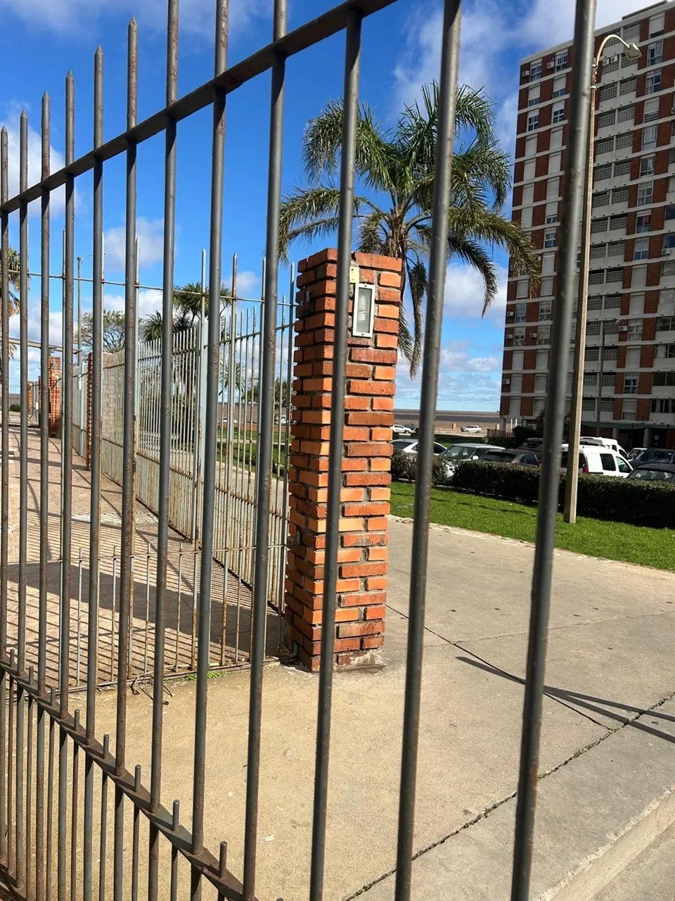 ALQUILER EN BARRIO SUR DE 3 DORMITORIOS, PISO 1 AL FRENTE, TERRAZAS, PORTERIA, PARRILLEROS, SUM · Foto 11