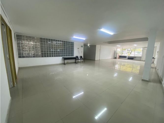 Oficina en arriendo en La Candelaria, Medellín, 157 m² · foto 2 de 24
