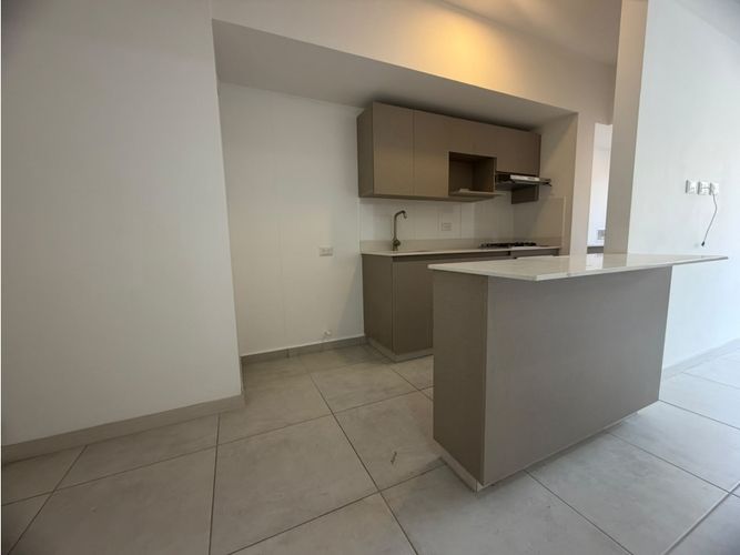 Apartamento de 3 alcobas en venta en Las Vegas, Envigado, 73 m² · foto 2 de 19