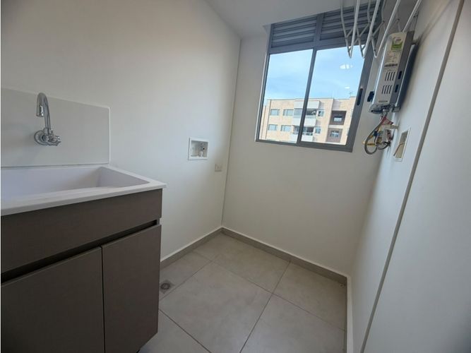 Apartamento de 3 alcobas en venta en Las Vegas, Envigado, 73 m² · foto 4 de 19