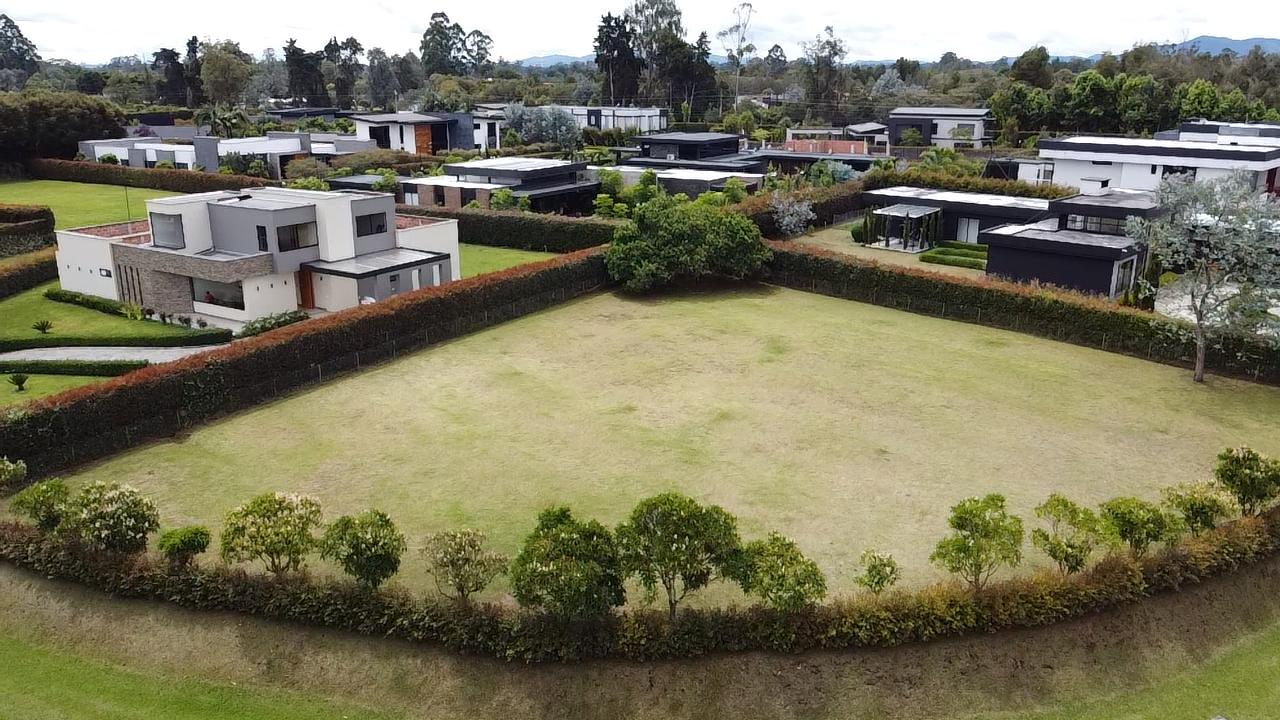 Land in Cabeceras de llanogrande (1892 m²) for Sale - 2