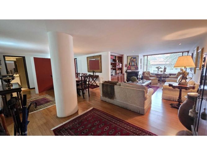 Apartamento de 2 alcobas en venta en Santa Barbara, Bogotá, 152 m² · foto 2 de 20