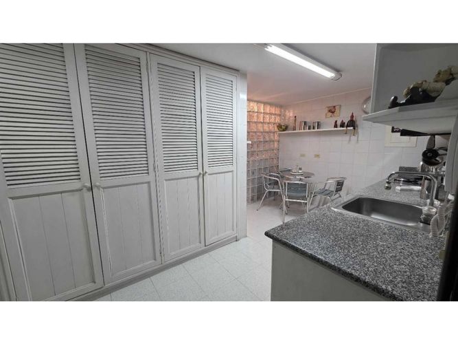 Apartamento de 2 alcobas en venta en Santa Barbara, Bogotá, 152 m² · foto 6 de 20