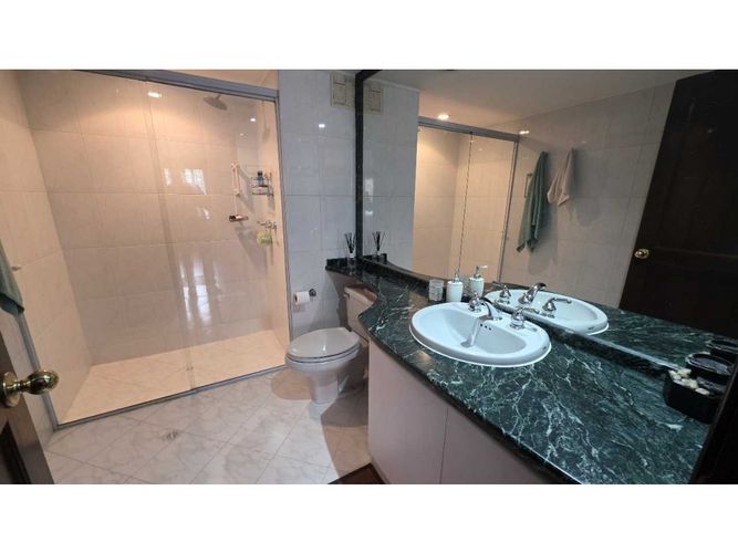 Apartamento de 2 alcobas en venta en Santa Barbara, Bogotá, 152 m² · foto 16 de 20