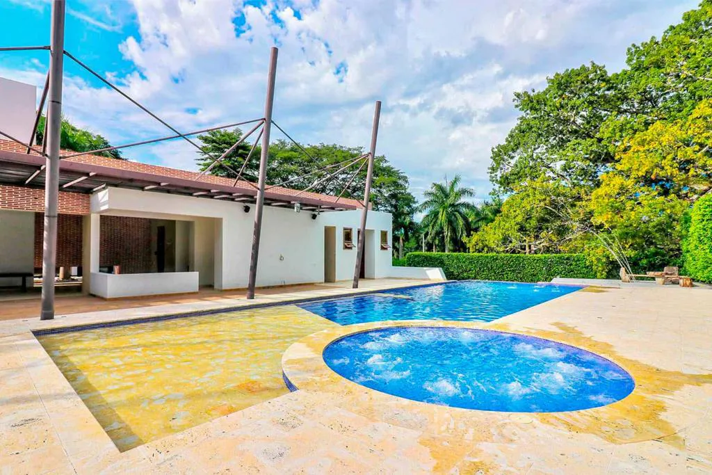 7BR Country House in Paso real for Sale - 2