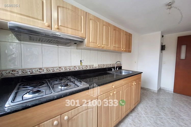 Apartamento de 3 alcobas en arriendo en El Castillo, Medellín, 75 m² · foto 7 de 24